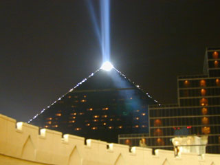 G4 Trigonal; $B<B83Cf$K#1EY$@$13NG'$5$l$?0[<!85%Q%o!<(B